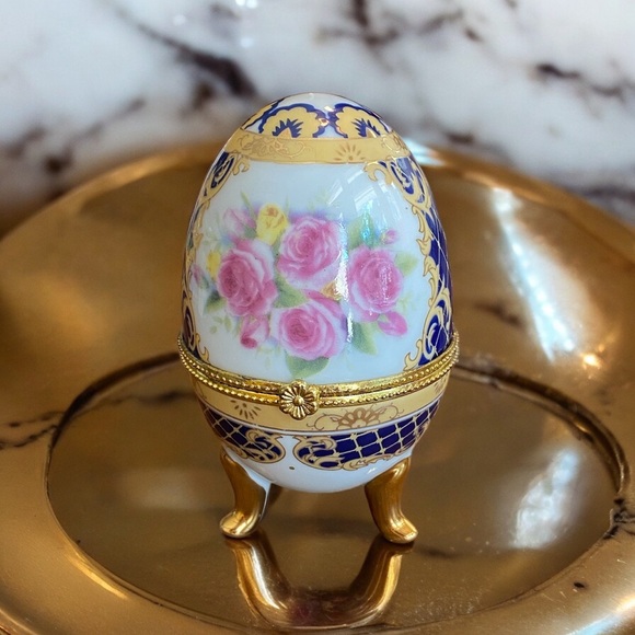 Vecceli Italy Other - Vintage Vecceli Footed Porcelain Egg Trinket Box Rose Candle 4"